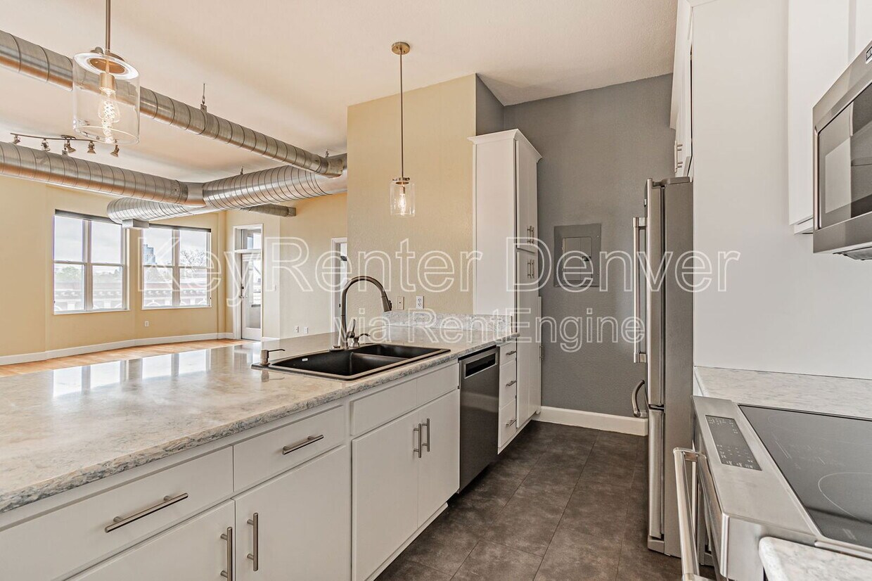 Foto principal - 277 N Broadway