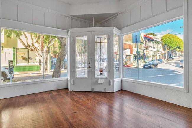 Building Photo - Chenery Street Property