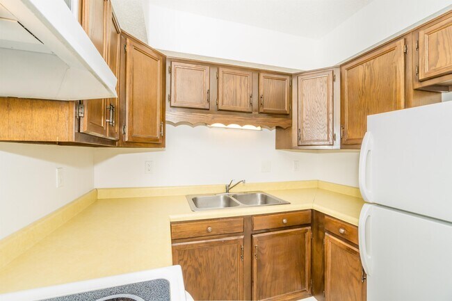 Building Photo - 2507 Royal Dr