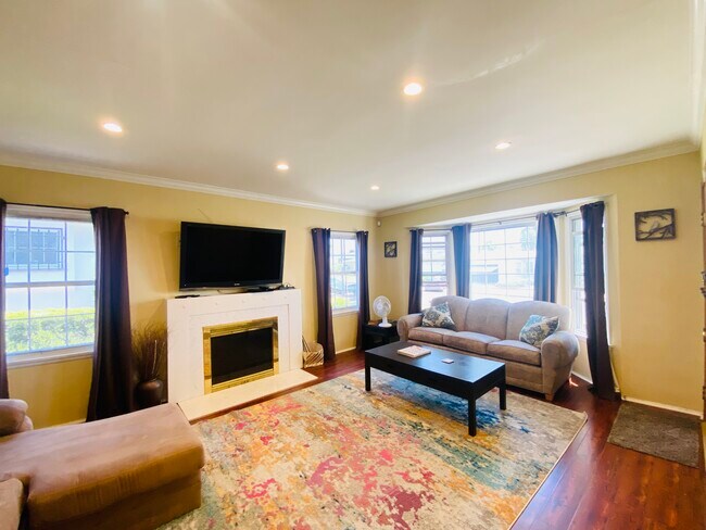 Living Room - 9821 Haas Ave