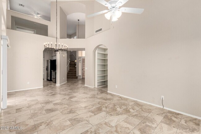 Foto del edificio - 1128 E Silverwood Dr