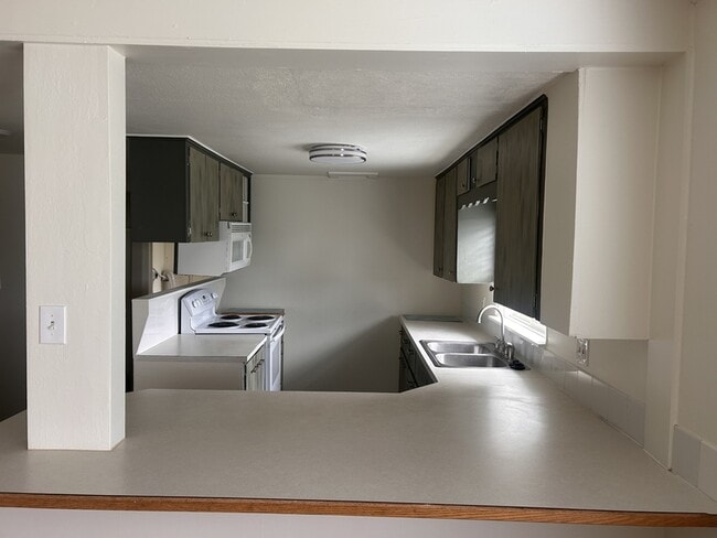 Building Photo - 6032 Portal Way