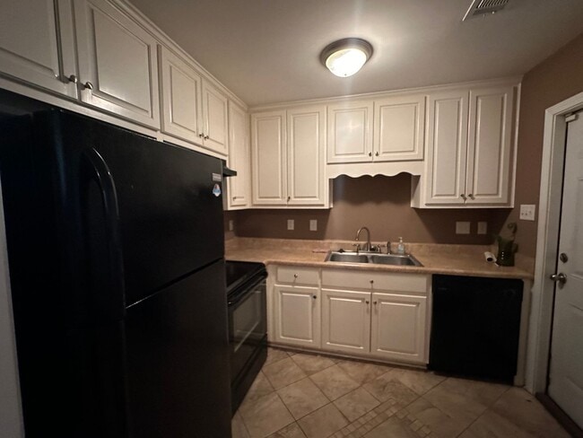 Foto del edificio - Forest Hills Cutie