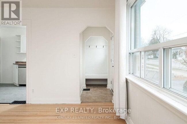 Building Photo - 298 Swanston Ave