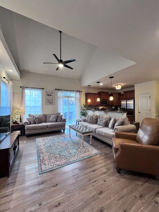 Foto del edificio - !Coming soon!  Greentree Commons