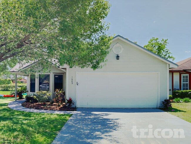 Foto del edificio - 1689 Ashwood Cir