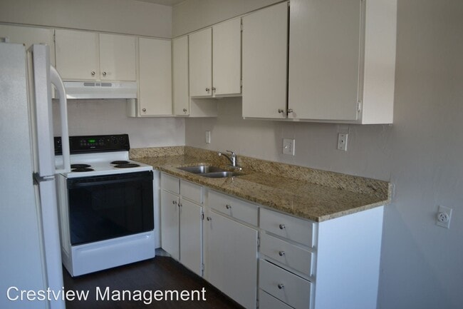 Building Photo - 579-585 Tiffany Town Dr