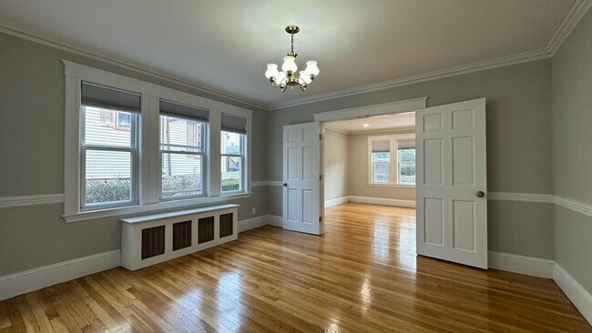 Building Photo - 27 North Crescent Circuit