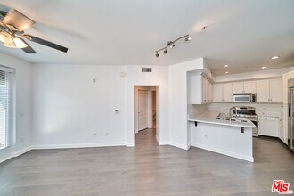 Building Photo - 629 Traction Ave