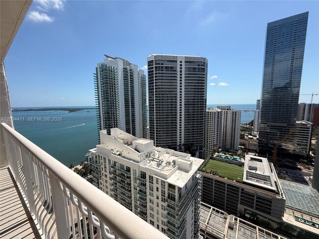 Foto del edificio - 1200 Brickell Bay Dr