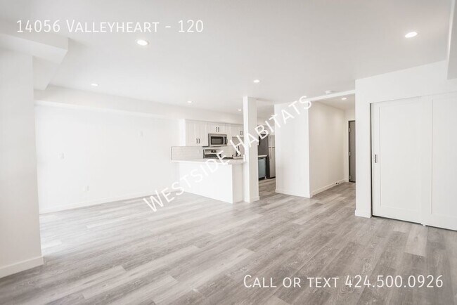 Building Photo - 14056 Valleyheart Dr