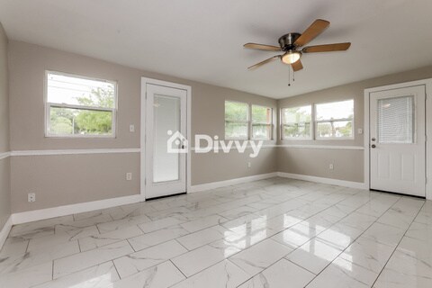 Foto del edificio - 440 S L.B. Brown Ave