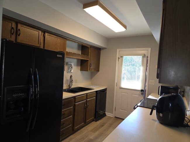 Building Photo - 5721 Gardenia Dr