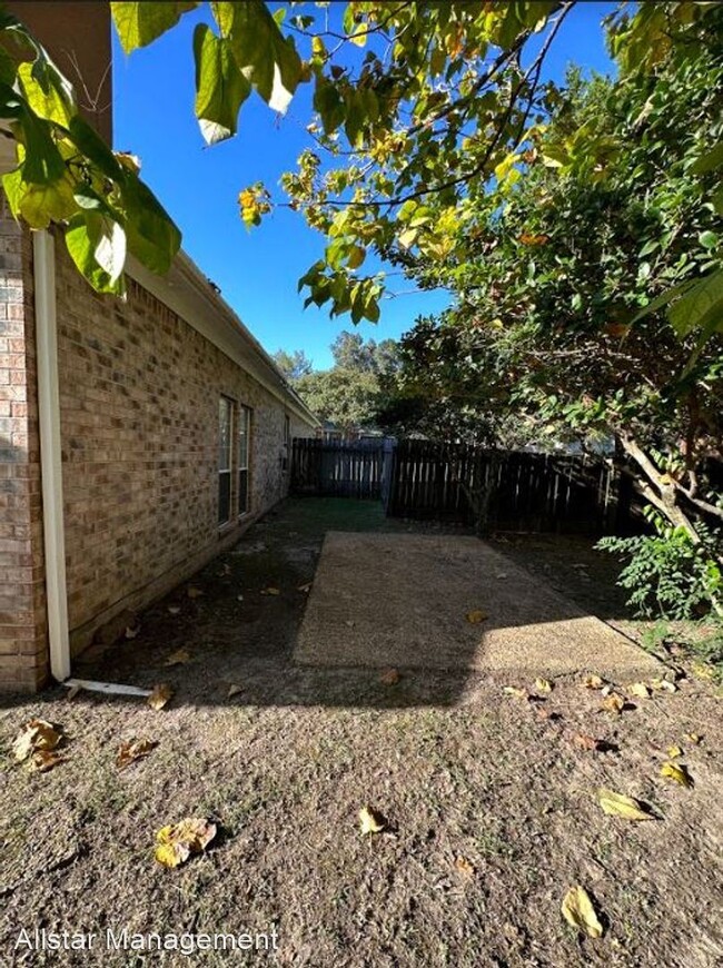 Foto del edificio - 4 br, 3 bath House - 2206 Pinehaven Drive