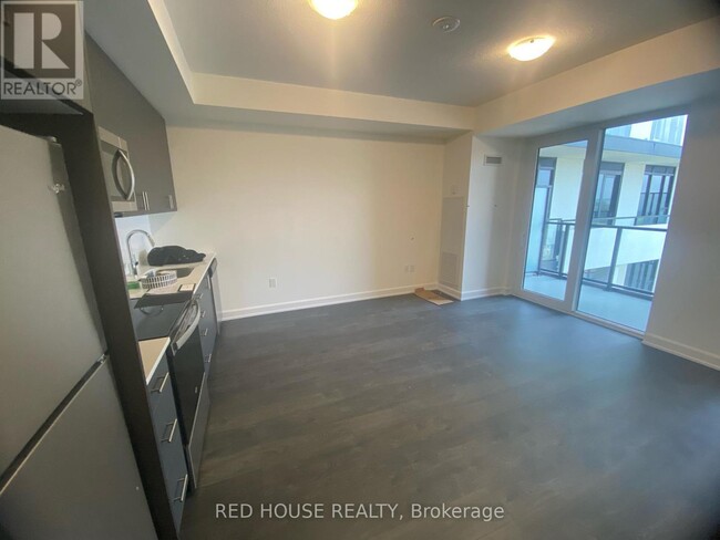 Photo du bâtiment - 3200-3200 William Coltson Ave