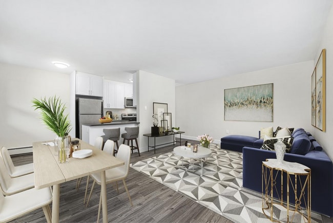 Building Photo - 1050 Castlefield Avenue