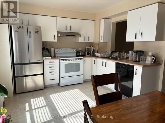 Photo du bâtiment - 2300-2300 Brays Ln