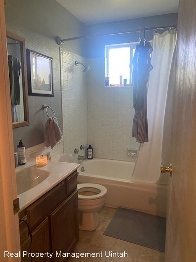 Building Photo - 3 br, 1.5 bath House - 438 E 1500 N