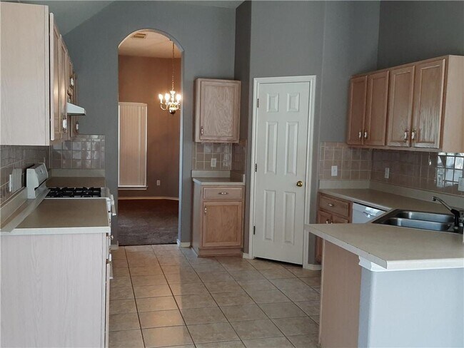 Building Photo - 9008 Wildwater Way