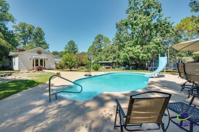 Building Photo - 422 Forrest Dr