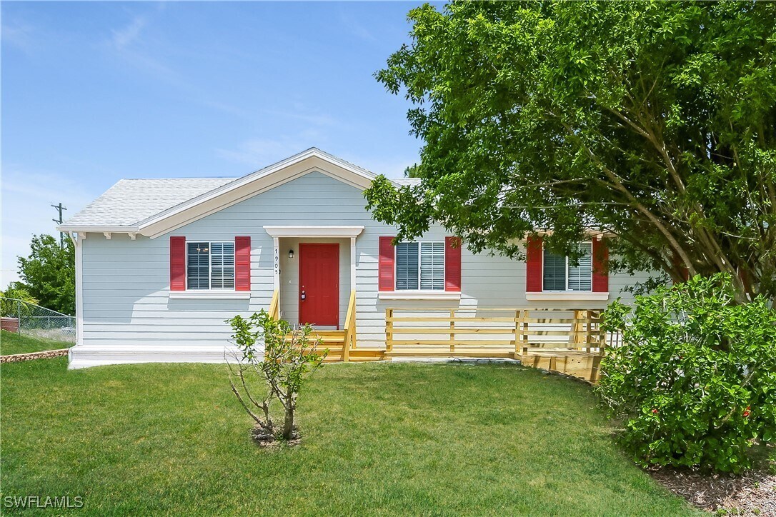 Foto principal - 1905 Nora Ave S