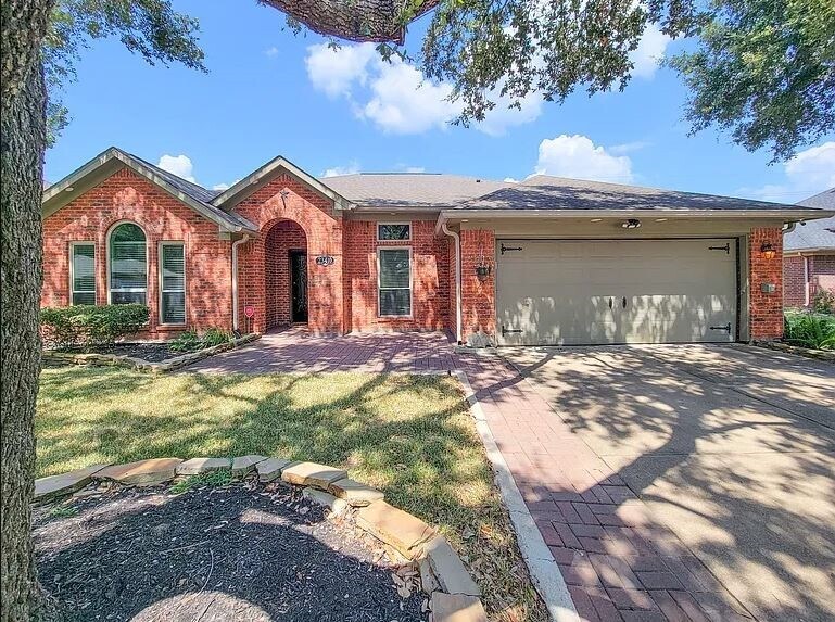 Primary Photo - 23410 Stratsborough Dr