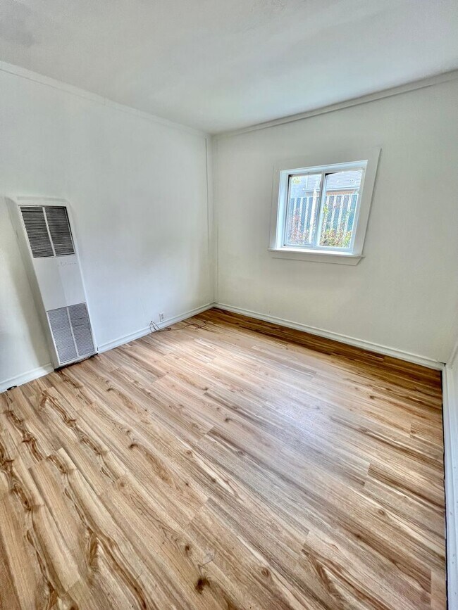 Foto del edificio - 1215 Emily St