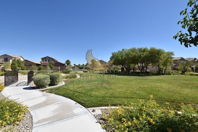 Foto del edificio - 7226 Summer Grove Ave