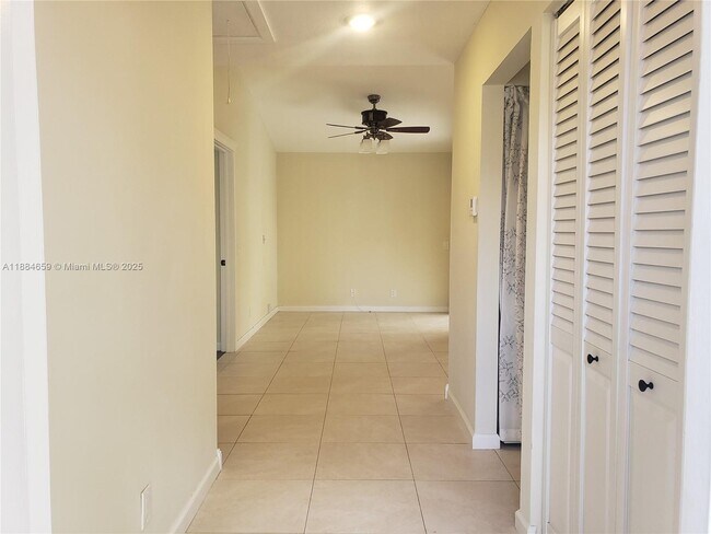 Building Photo - 1494 Springside Dr