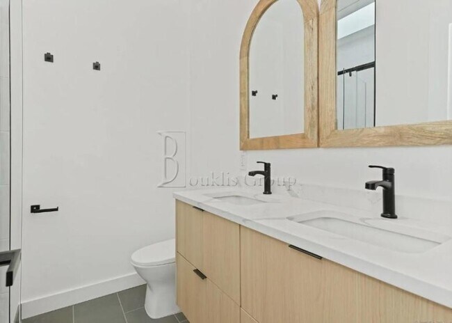 Building Photo - 3 bedroom in NEW HAVEN CT 06513