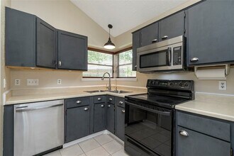 Building Photo - 6903 Foxmont Ln