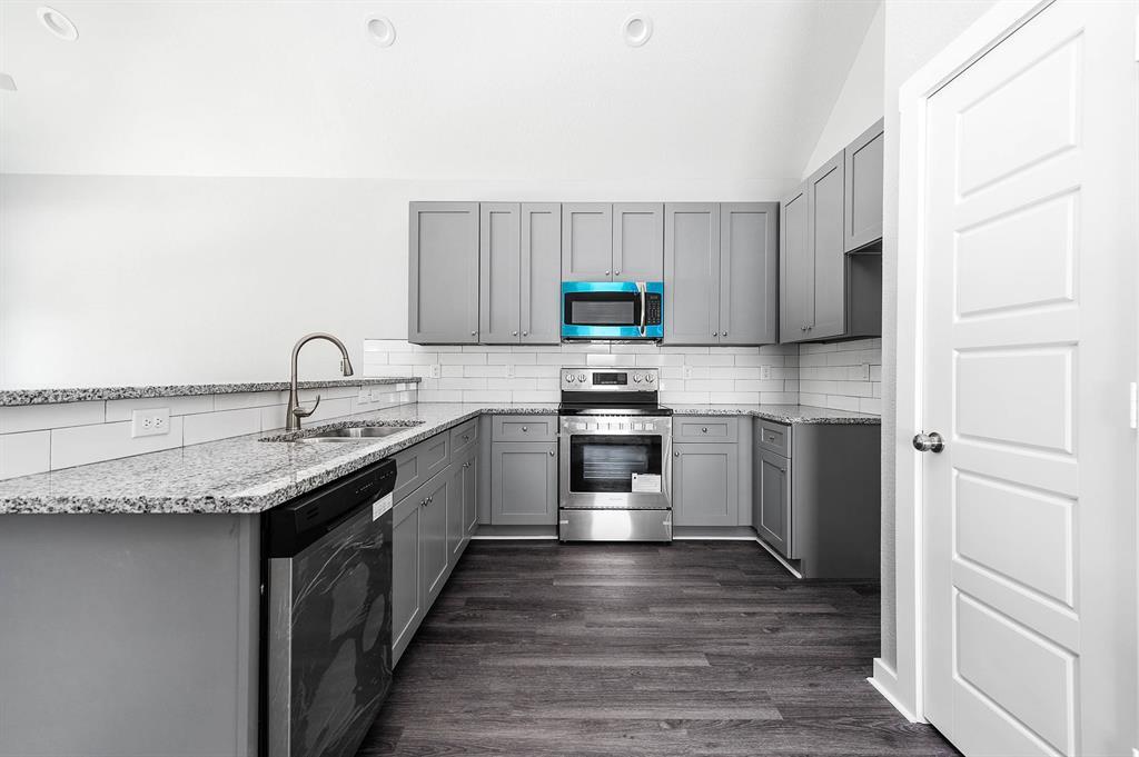 Primary Photo - 16977 Glenheath St