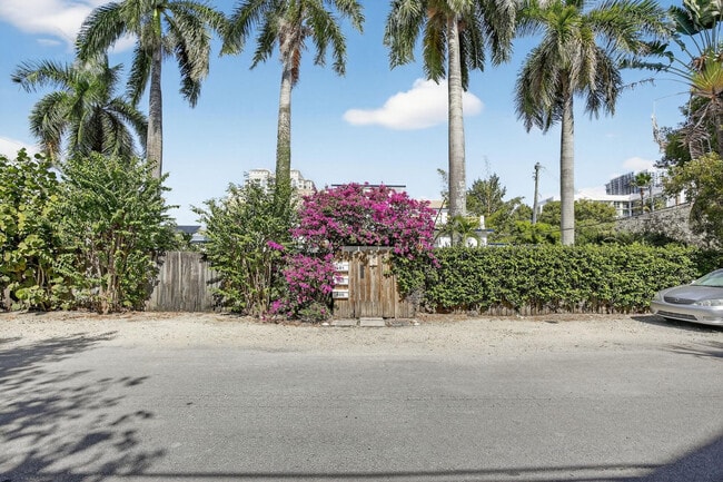 Building Photo - 501 SW 5th St