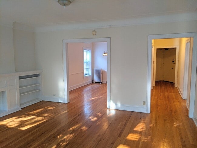 Foto del edificio - 731 Hinman Ave