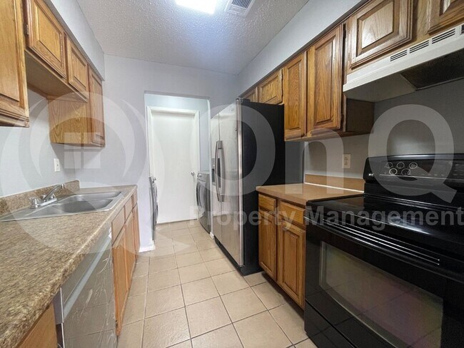 Building Photo - 3947 N Garland Ave