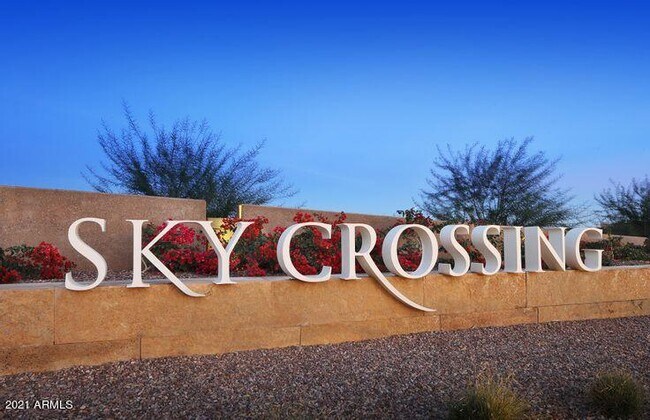 Building Photo - 2832 E Los Gatos Dr