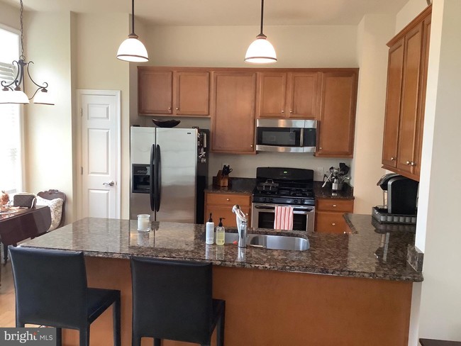 Building Photo - 6098 Madison Park Dr
