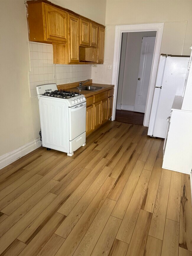 Foto del edificio - 821 Bergen Ave