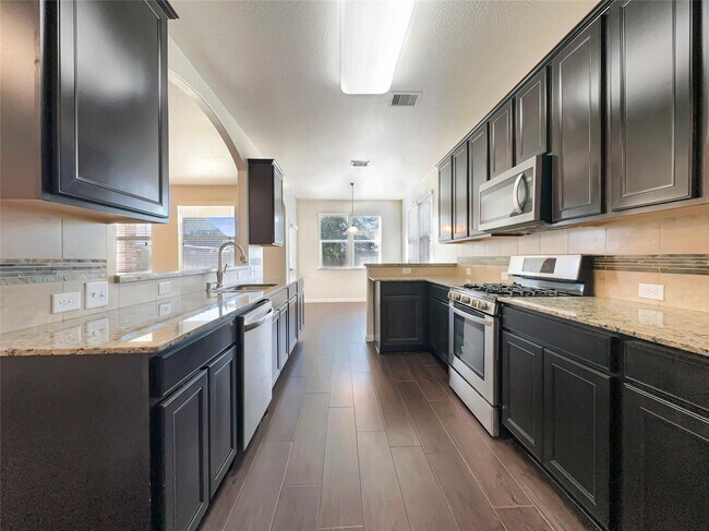 Foto del edificio - 8311 Bay Oaks Dr