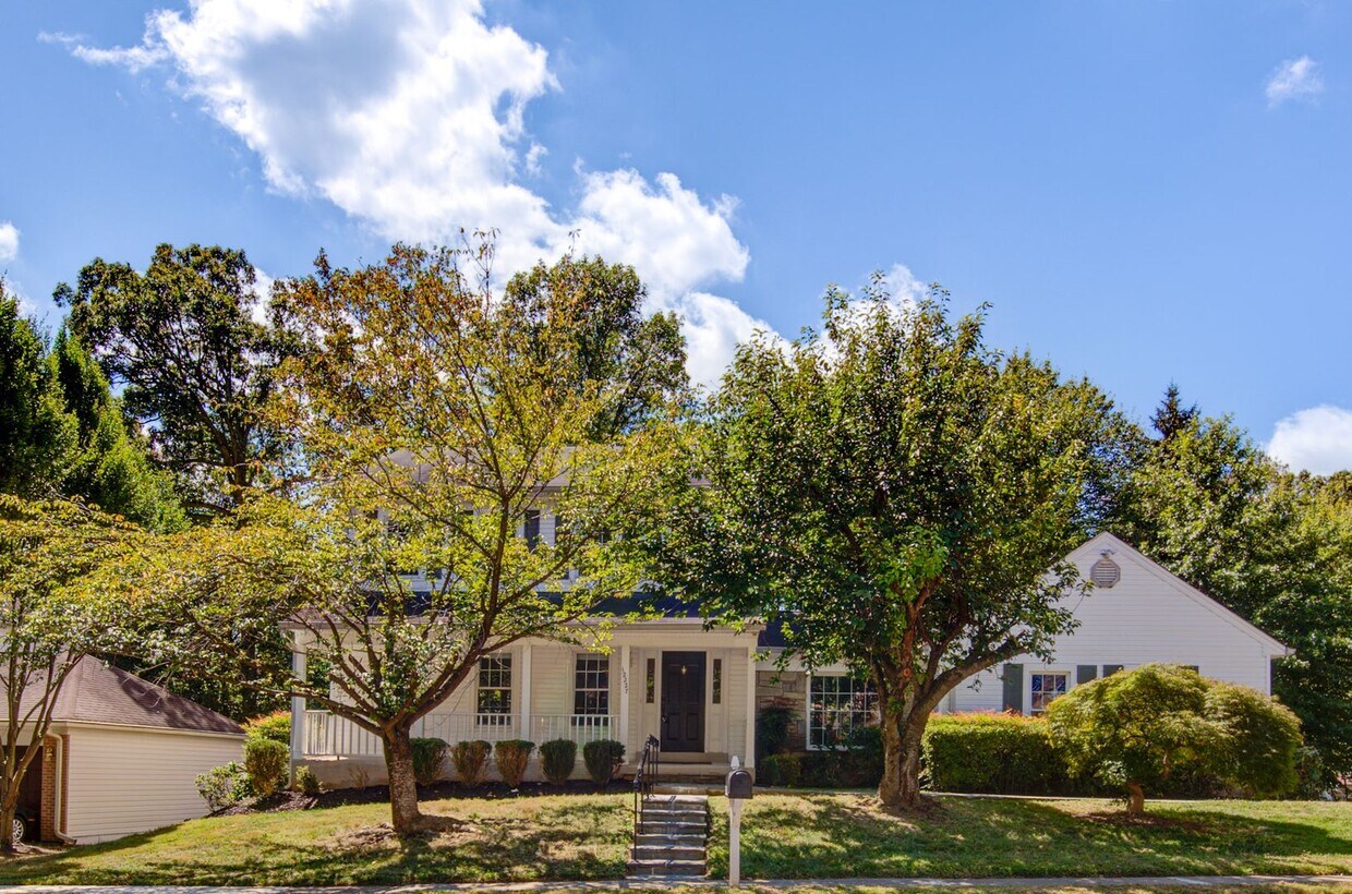 Foto principal - 3 Bedroom 2.5 Bath SFH in Fairfax for Rent!