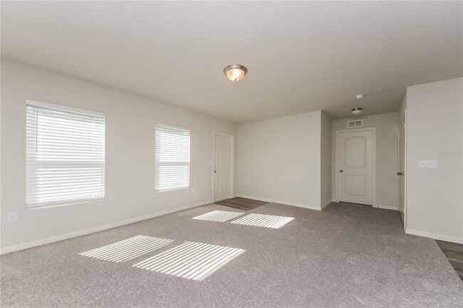 Building Photo - 230 Hyacinth Ct