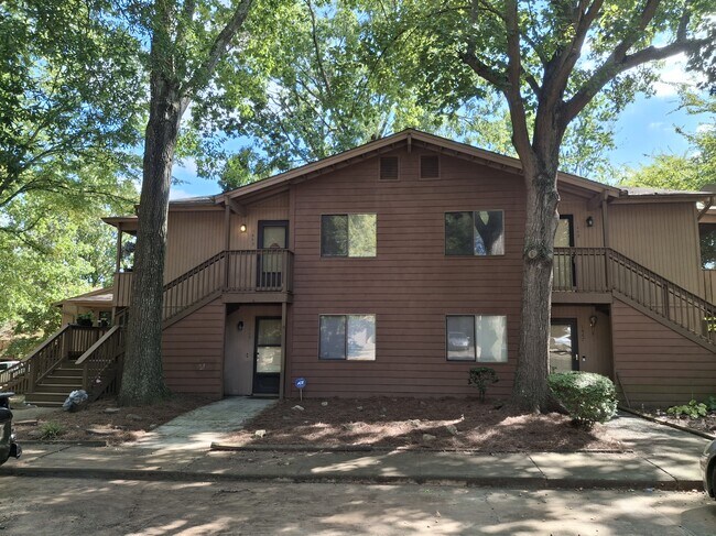 Foto del edificio - 1445 Riverwood Ct