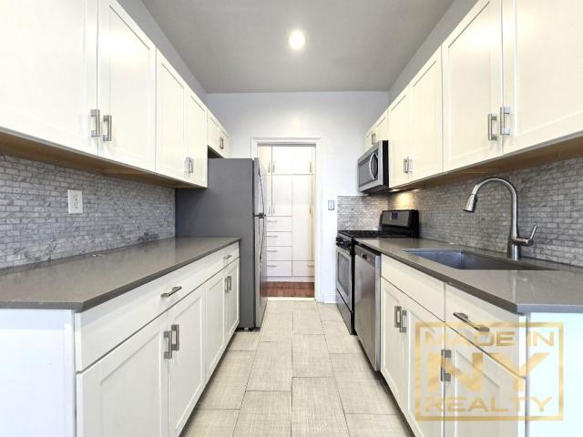 Building Photo - 1 bedroom in ASTORIA NY 11102