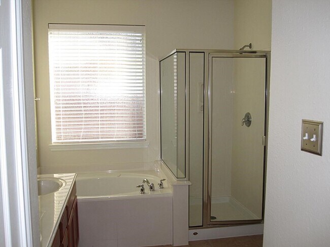 Building Photo - 25814 Orchard Knoll Ln