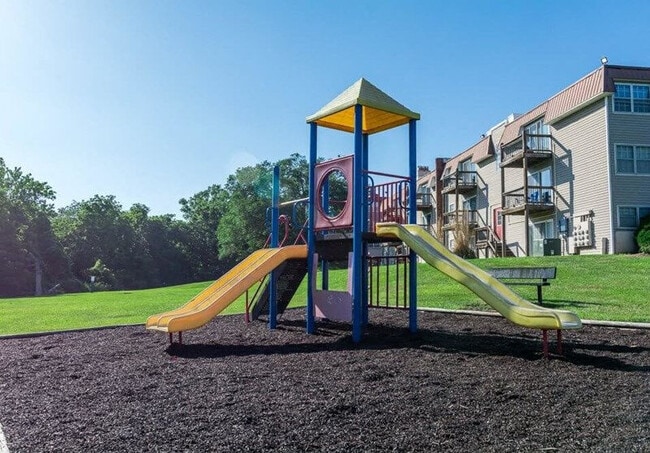 Building Photo - Latitude 72