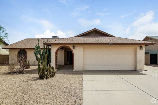 Building Photo - 8539 W Diana Ave