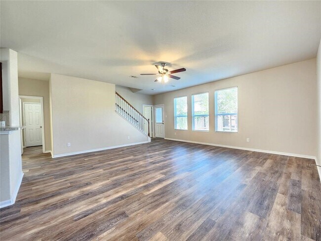 Foto del edificio - 12507 Kings Pond Ct