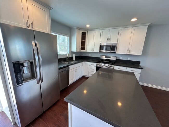 Kitchen - 8422 Glider Ave