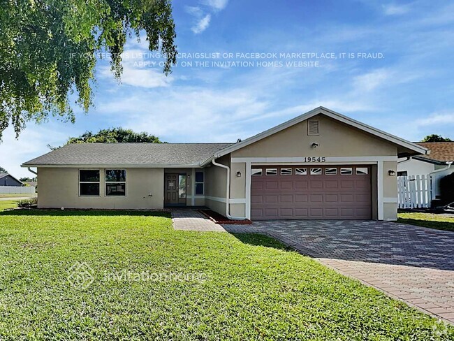 Building Photo - 19545 Carolina Cir