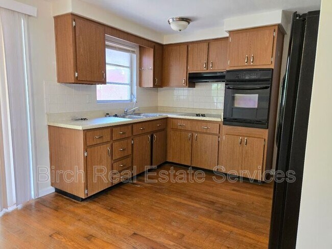 Building Photo - 2552 Chancery Dr